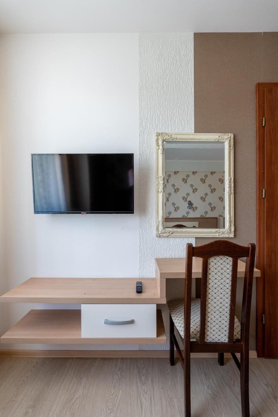 Farawayhomes Aparthotel Near Vienna Airport - Anytime Self Check-In Bruck an der Leitha Kültér fotó